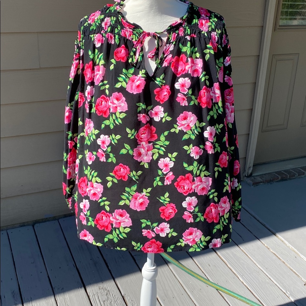 4/$20 black blouse with pink flowers